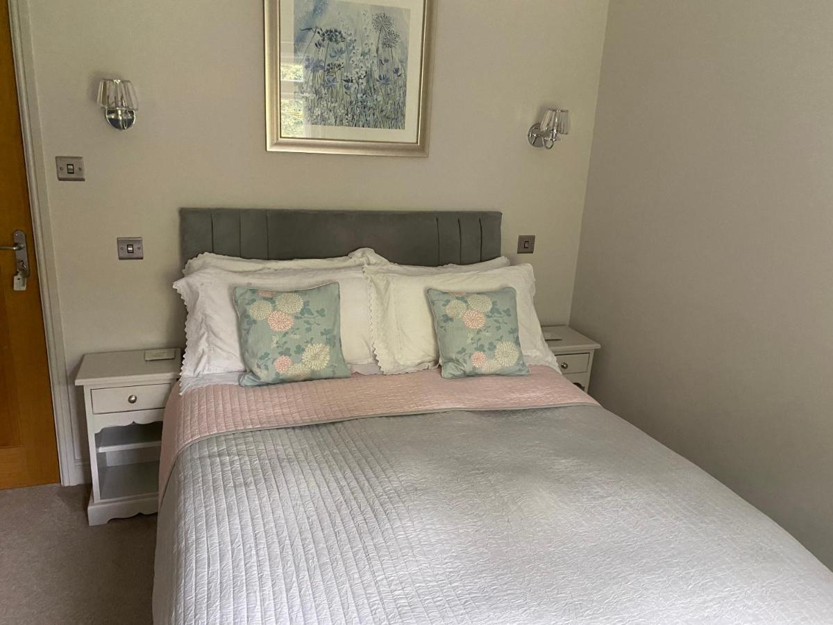 The Gables Bed & Breakfast Matlock  Exteriör bild